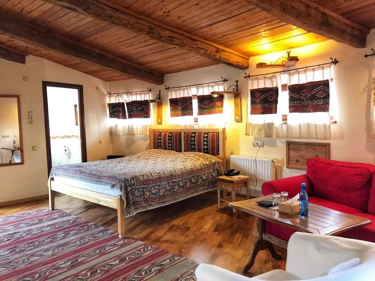 Hotel Mirhav Goris Bagian luar foto
