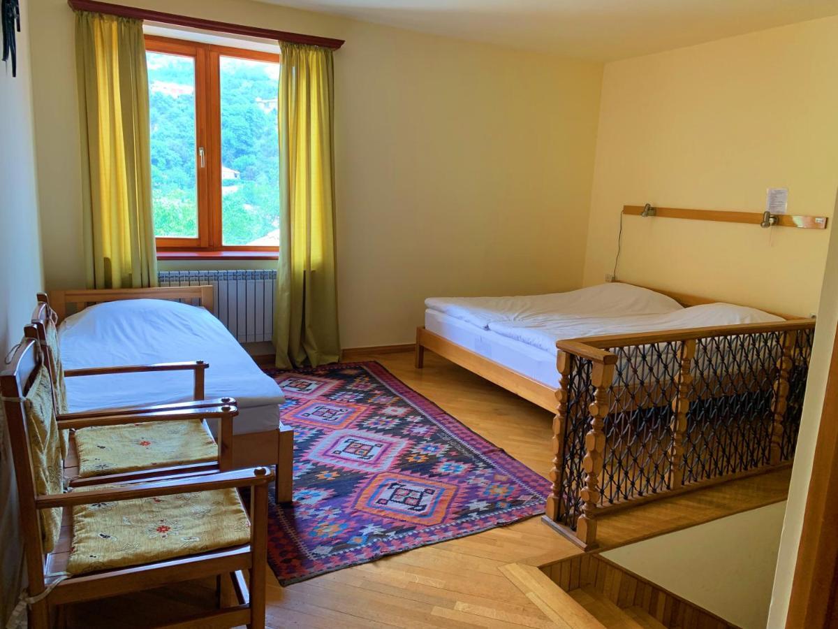Hotel Mirhav Goris Bagian luar foto