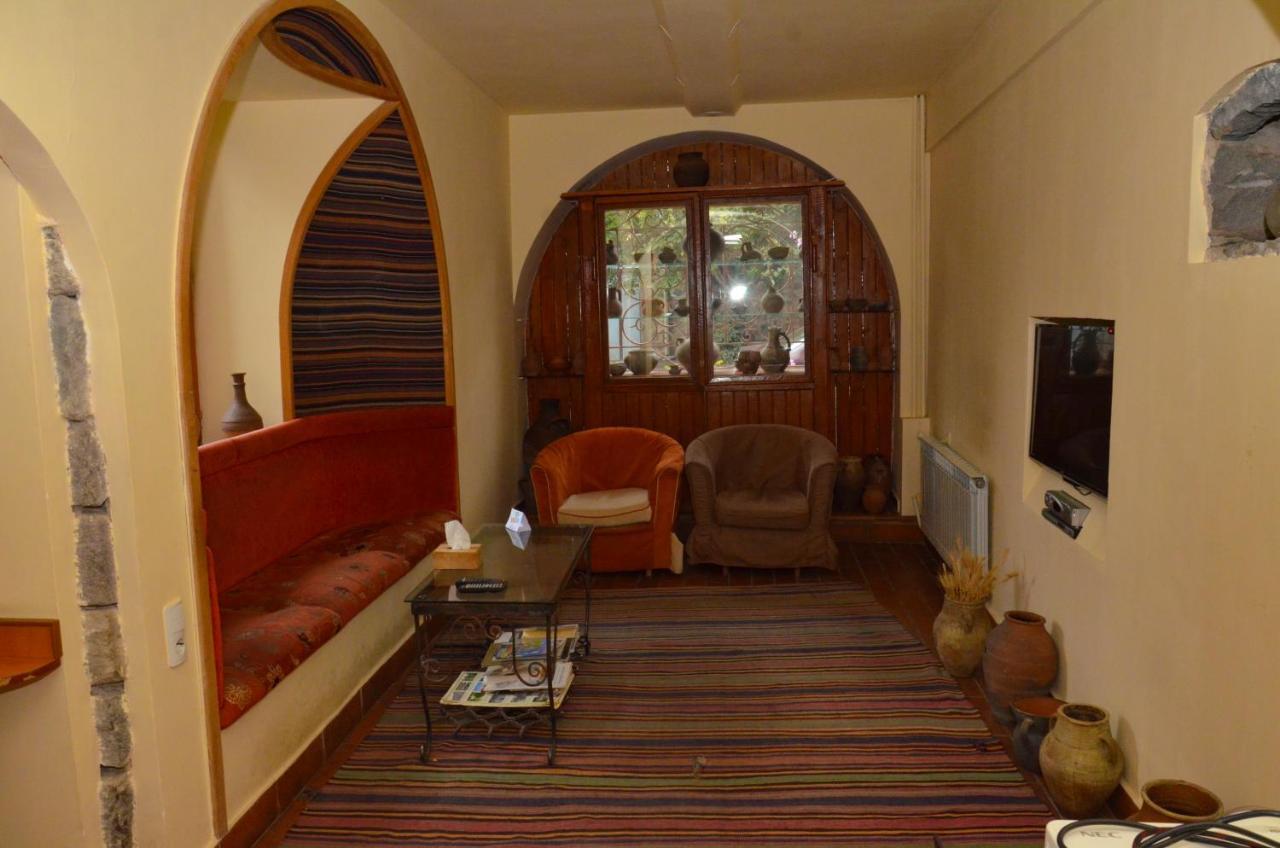 Hotel Mirhav Goris Bagian luar foto