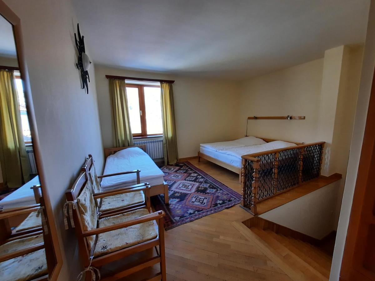 Hotel Mirhav Goris Bagian luar foto