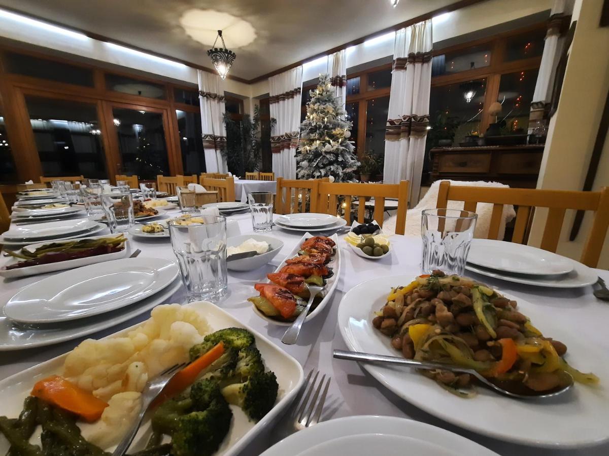 Hotel Mirhav Goris Bagian luar foto