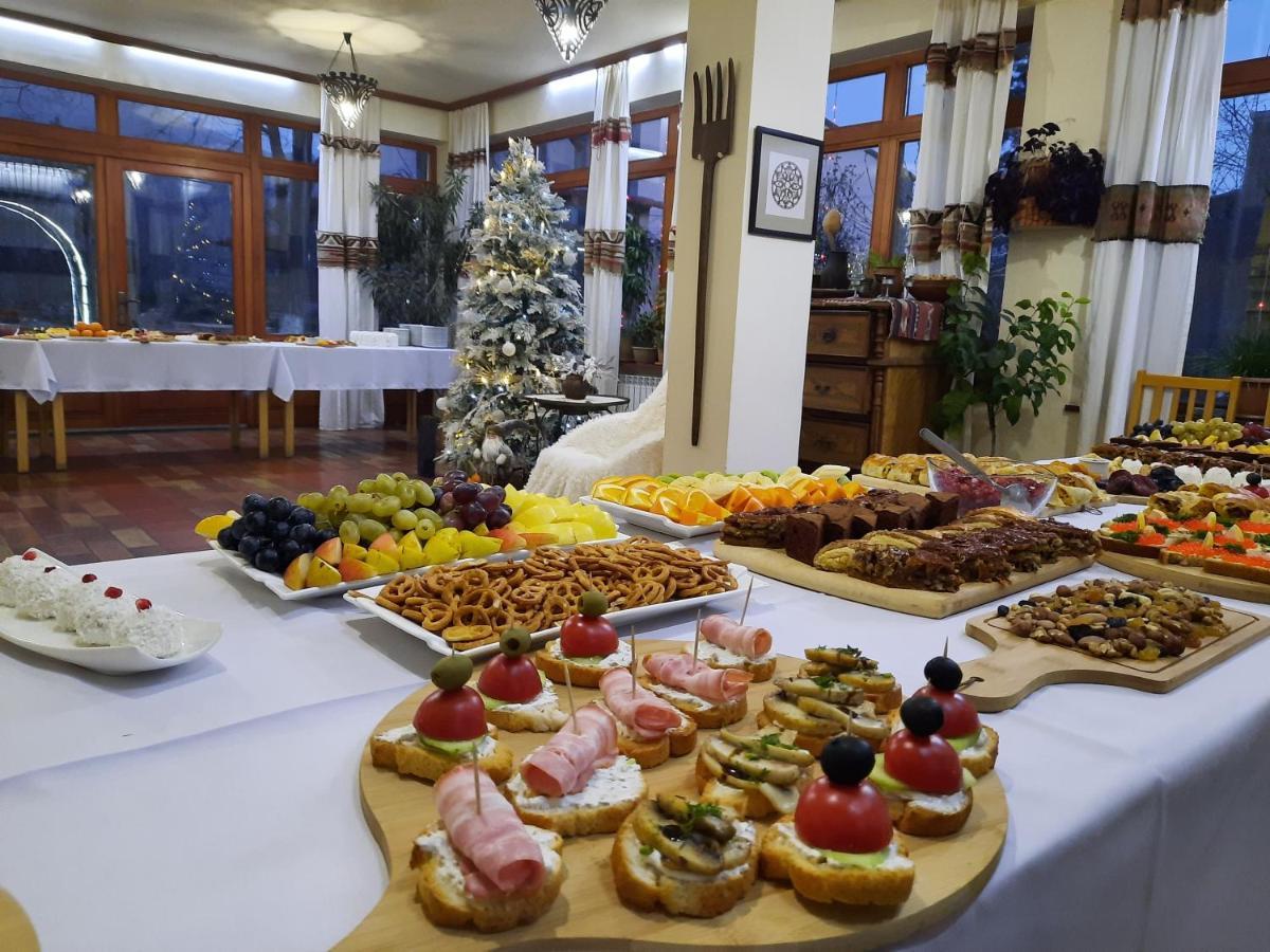 Hotel Mirhav Goris Bagian luar foto