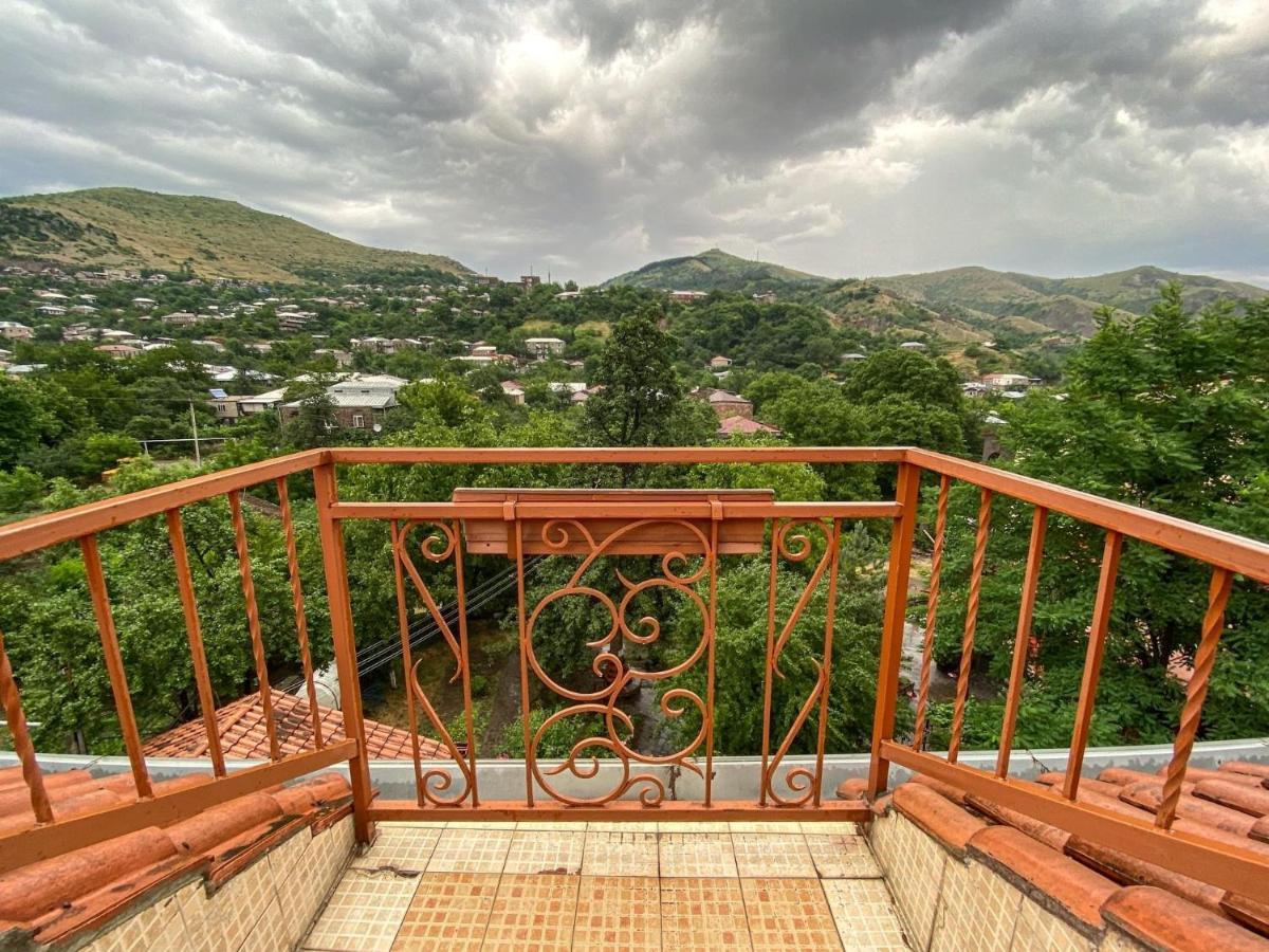 Hotel Mirhav Goris Bagian luar foto