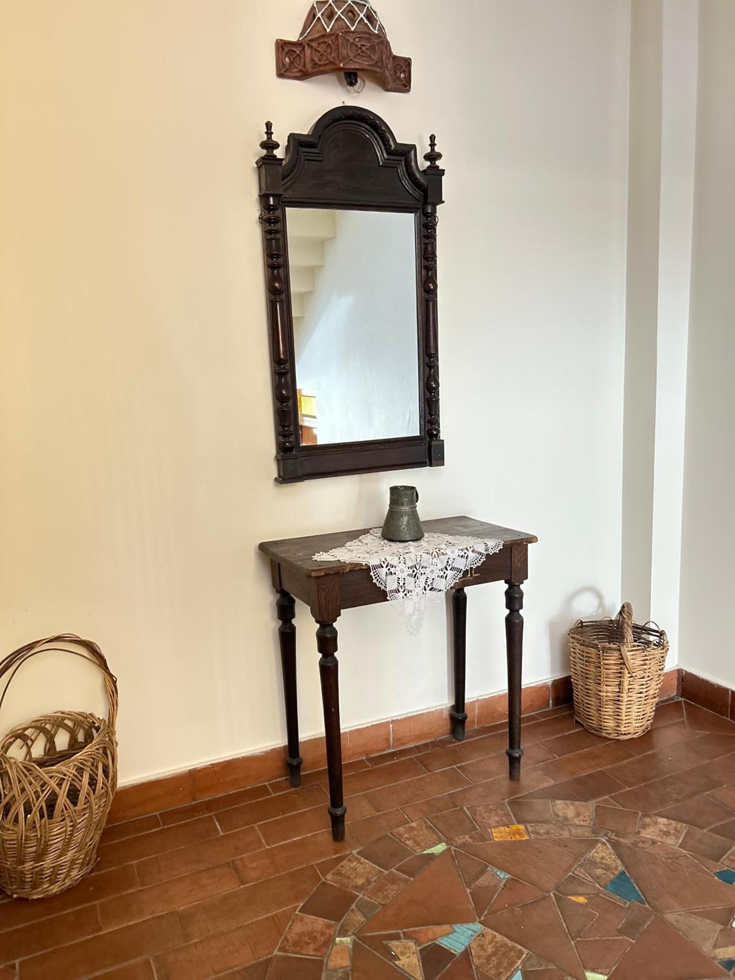 Hotel Mirhav Goris Bagian luar foto