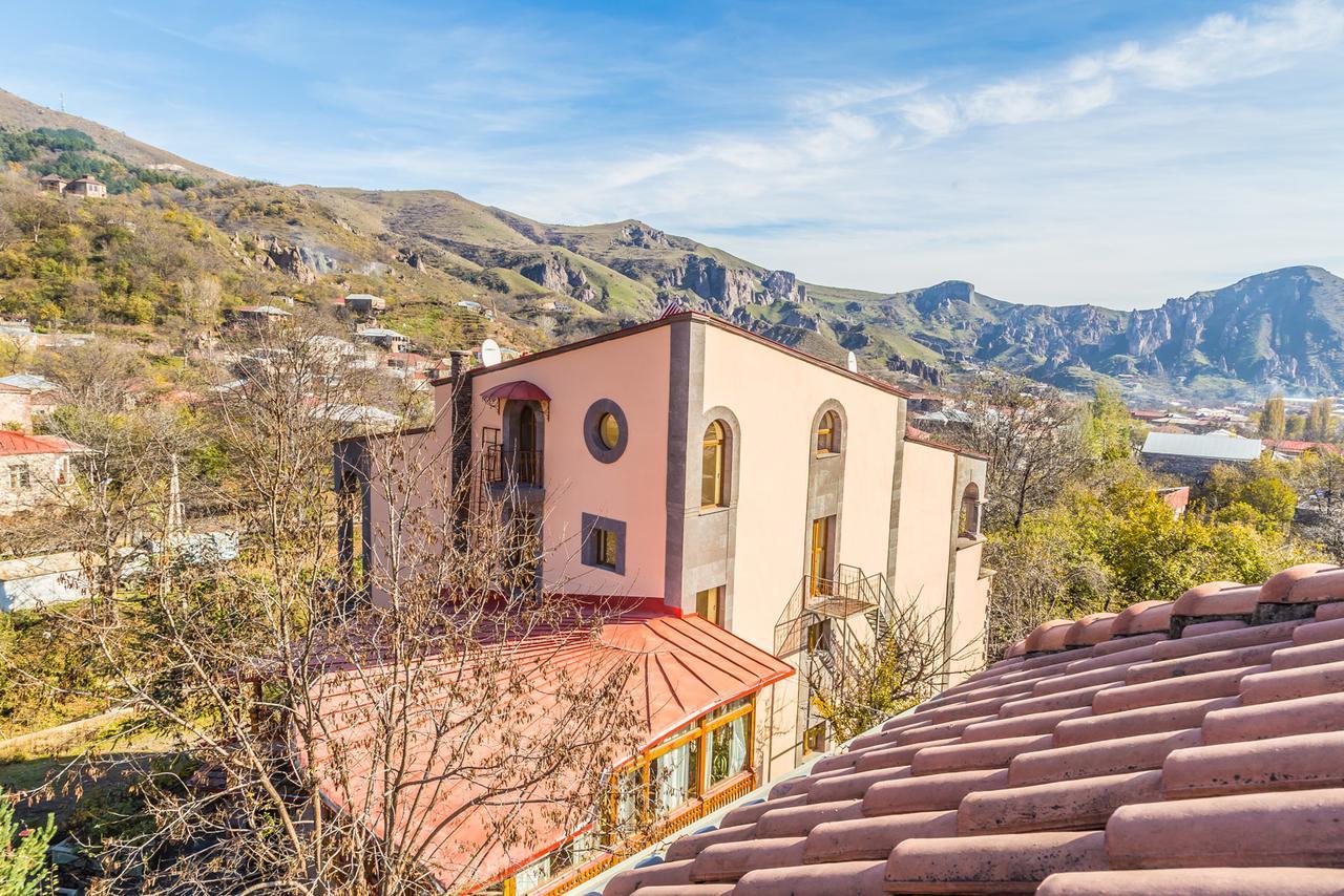 Hotel Mirhav Goris Bagian luar foto