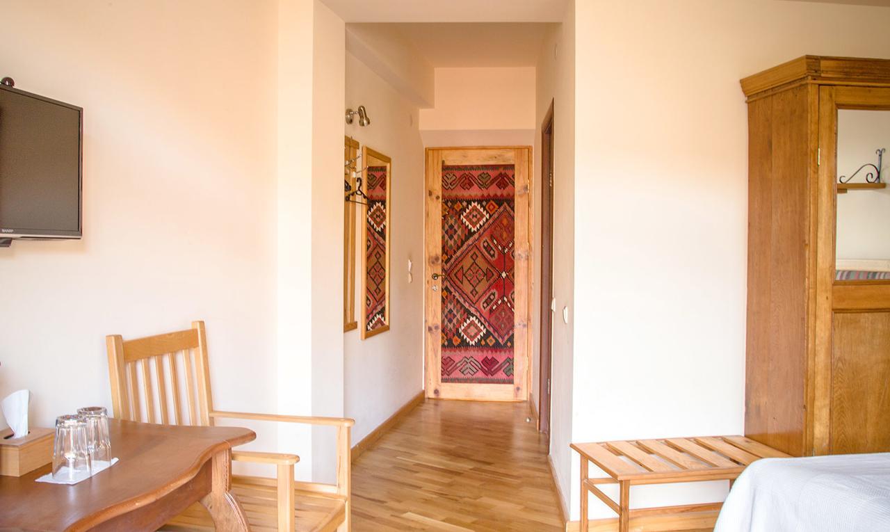 Hotel Mirhav Goris Bagian luar foto