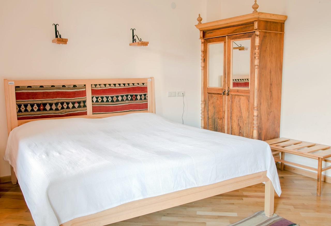Hotel Mirhav Goris Bagian luar foto